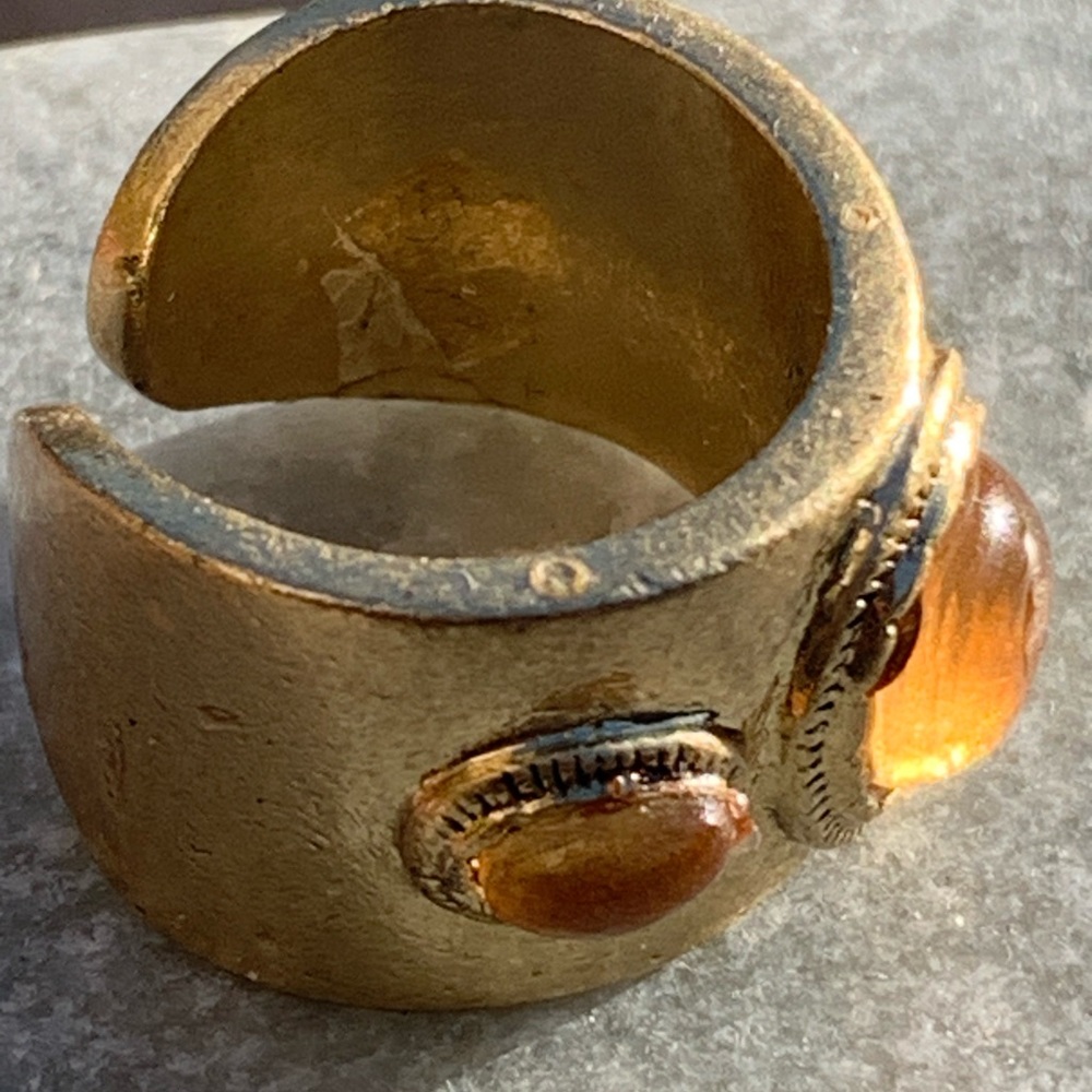 A Stunning Vintage Nina Ricci Etruscan Revival Ring w/Amber Colored Stones - Picture 9 of 12